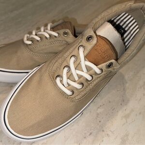 Mens Sperry Laced Canvas shoes size 10.